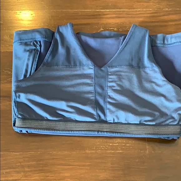Lululemon tank top size 6 - Picture 4 of 7